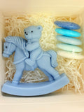 Sapone orsetto dipinto a mano in scatola colorata con confetti – bomboniera per nascita e baby shower