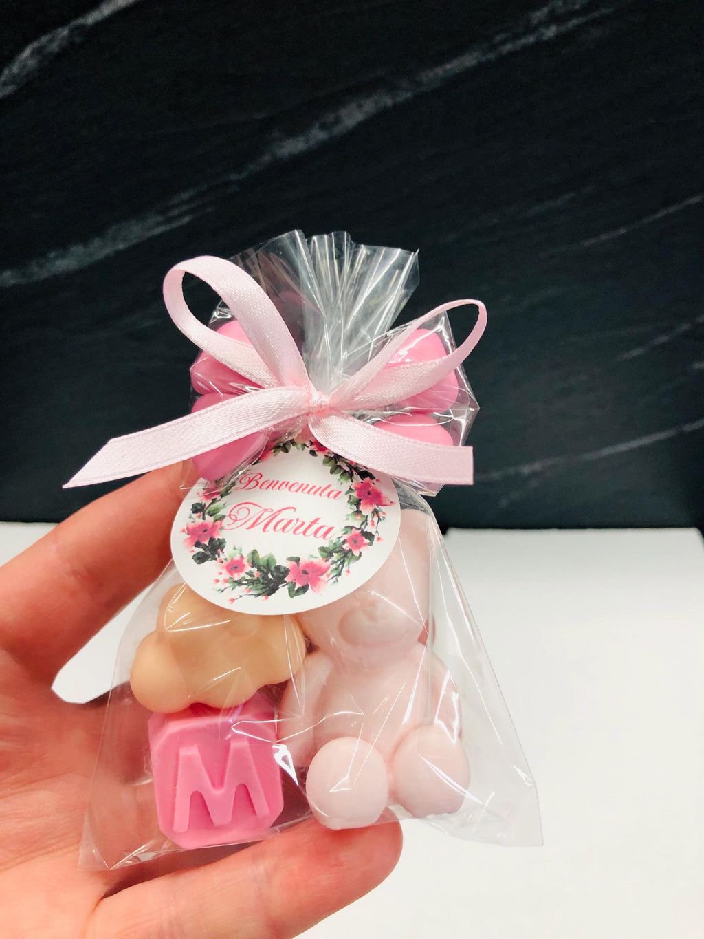 Saponi orsetto, lettera e nuvoletta personalizzati con confetti – bomboniera per nascita e baby shower
